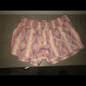 Rocky tie short